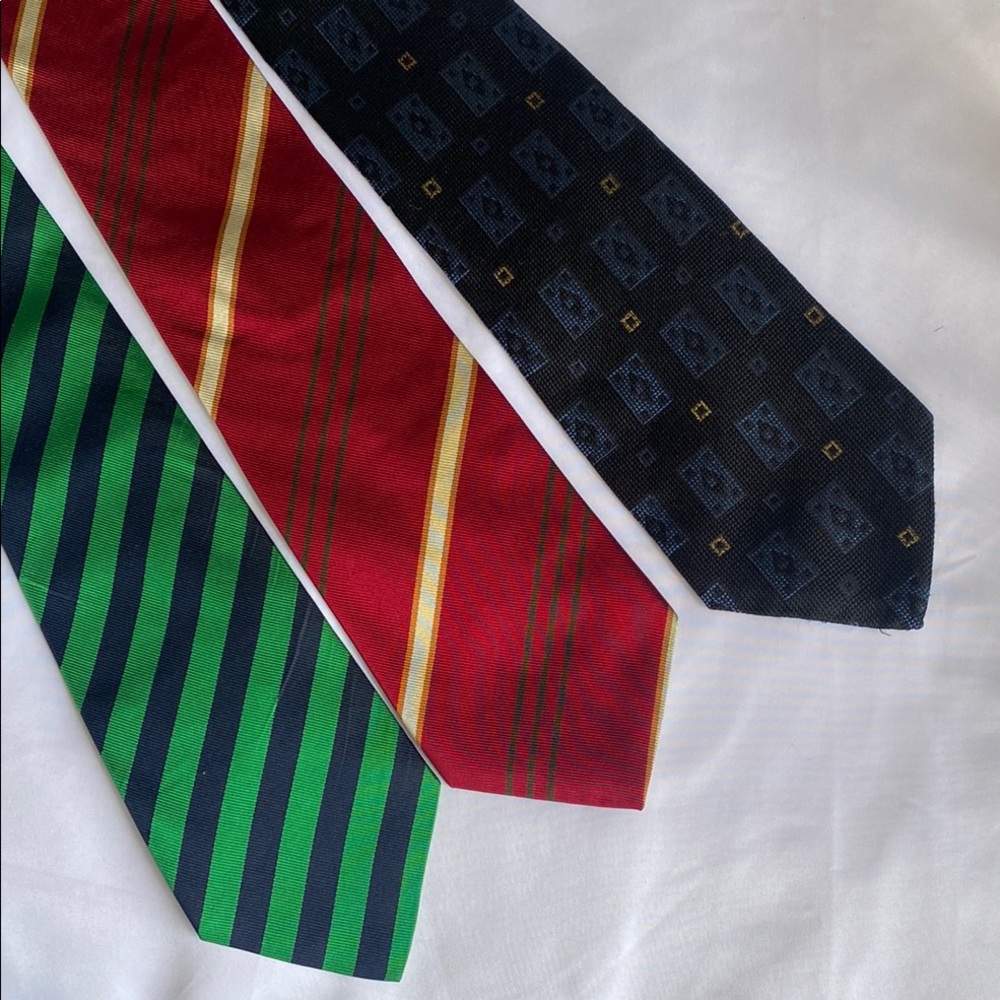Park Lane and JO Tilford Red and Green Silk Ties Set